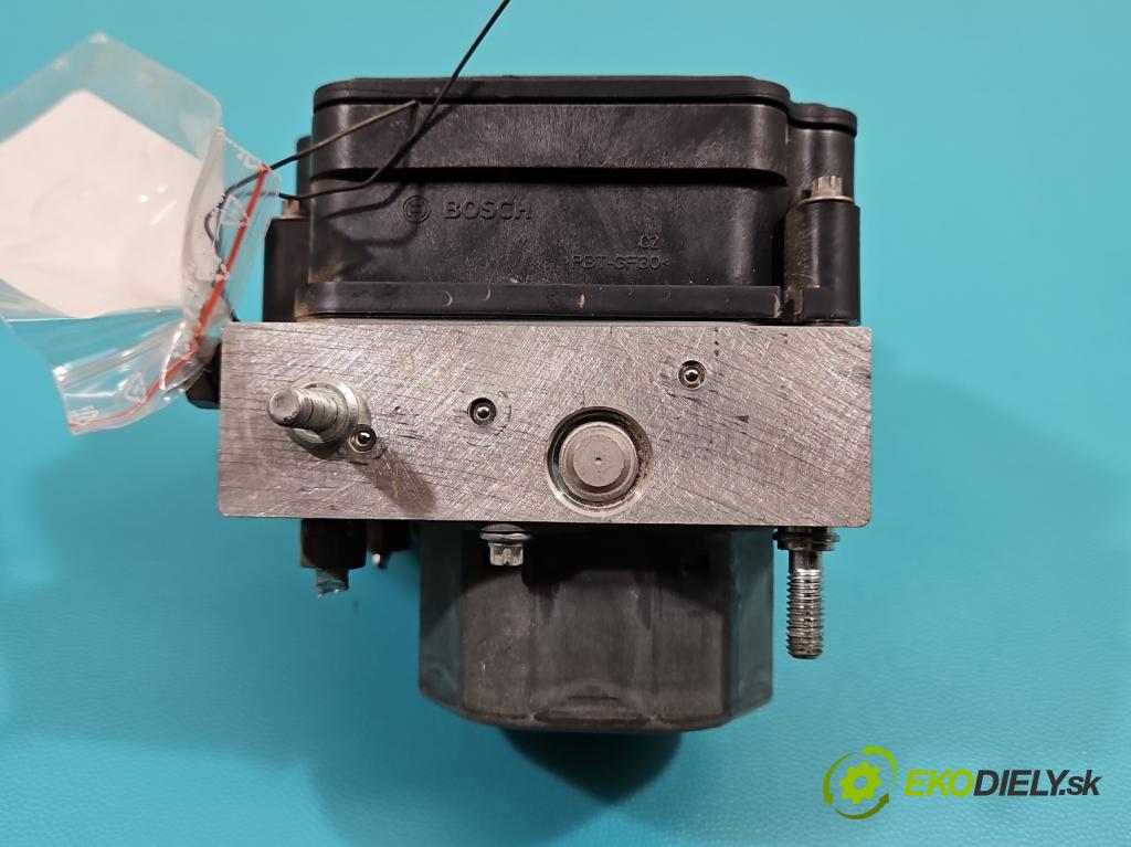 Renault Captur I 2013-2019 0.9 Tce 90 HP manual 66 kW 898 cm3 5- čerpadlo abs 476601842R (Pumpa ABS)