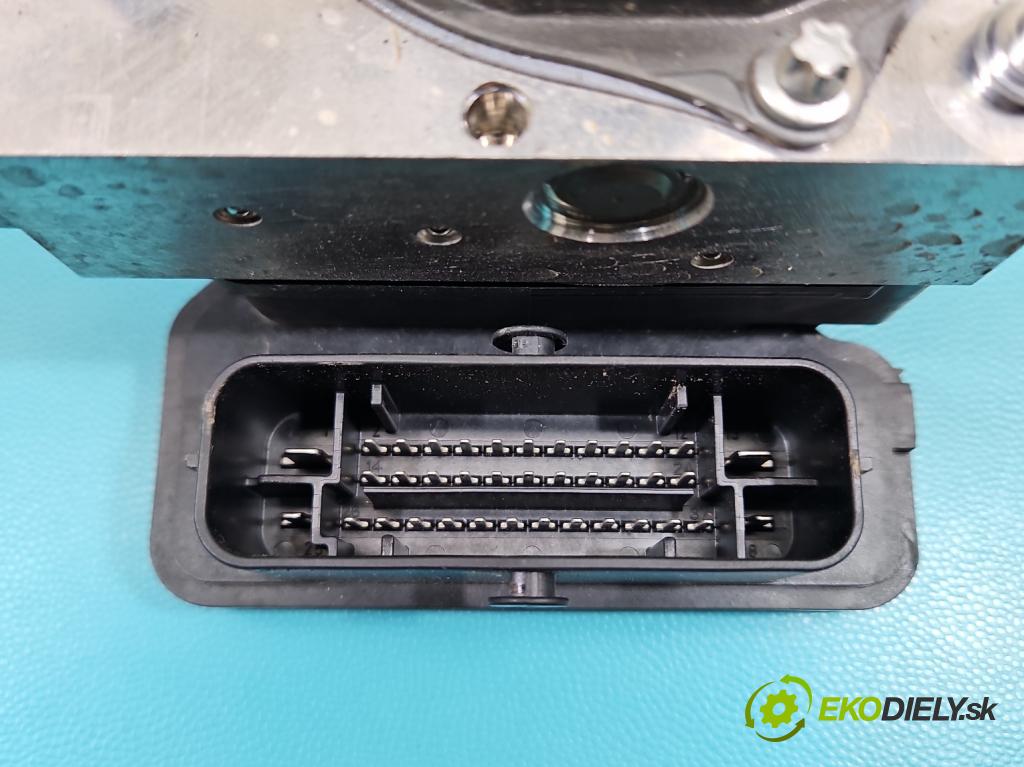 Renault Captur I 2013-2019 0.9 Tce 90 HP manual 66 kW 898 cm3 5- čerpadlo abs 476601842R (Pumpa ABS)