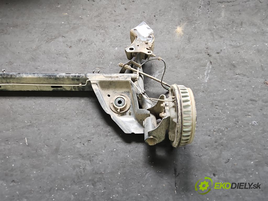 Renault Captur I 2013-2019 0.9 Tce 90 hp manual 66 kW 898 cm3 5- zadní výztuha  (Zadní výztuha)