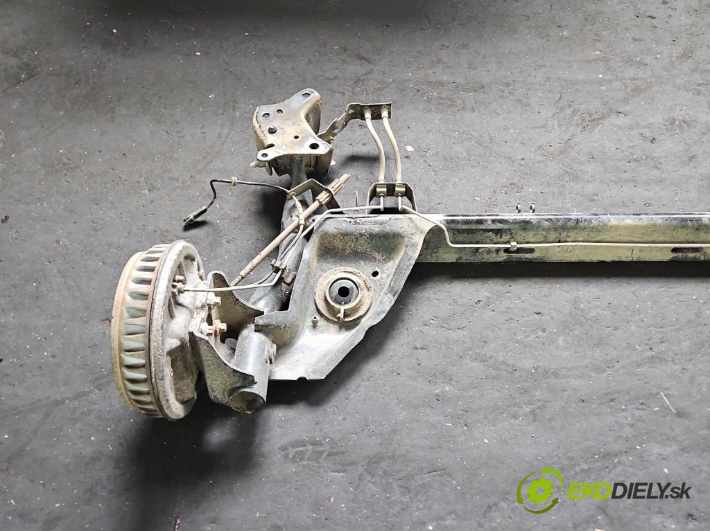 Renault Captur I 2013-2019 0.9 Tce 90 hp manual 66 kW 898 cm3 5- zadní výztuha  (Zadní výztuha)