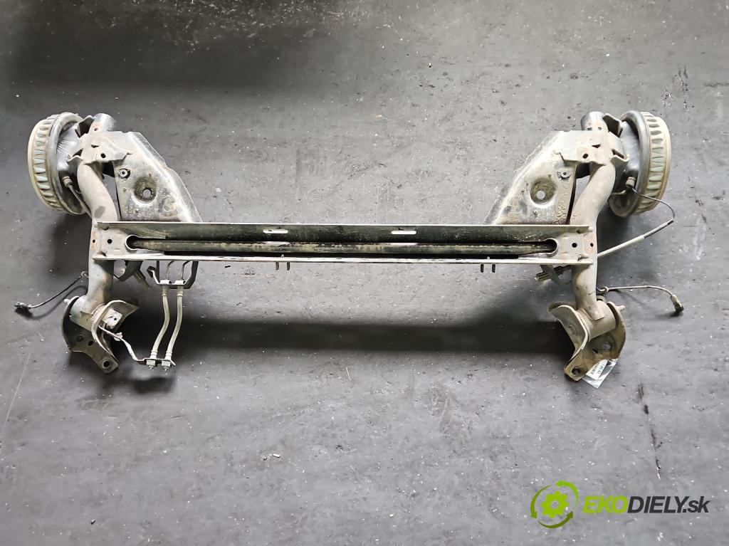 Renault Captur I 2013-2019 0.9 Tce 90 hp manual 66 kW 898 cm3 5- zadní výztuha  (Zadní výztuha)