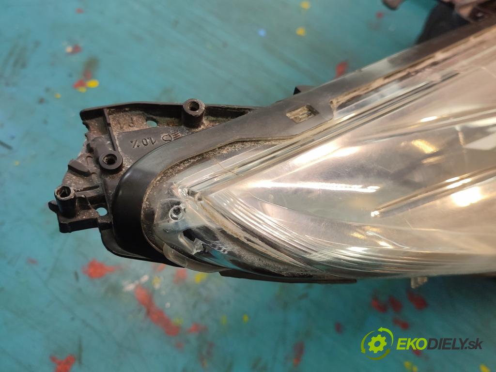 Peugeot 5008 I 2009-2017 1.6 THP 156 HP manual 115 kW 1598 cm3 5- Reflektor: pravý 9682519080 (Svetlo predné pravé)