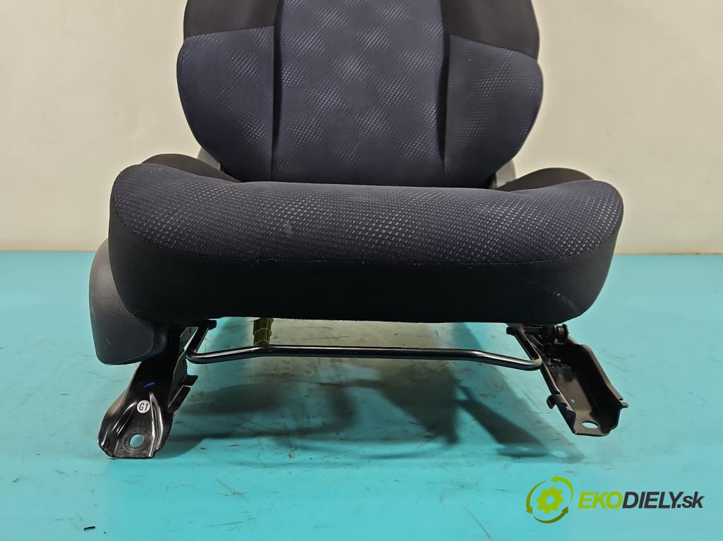 Honda Jazz III 2008-2014 1.2 16V 90 HP manual 66 kW 1198 cm3 5- Sedačka pravý (Sedadlo)