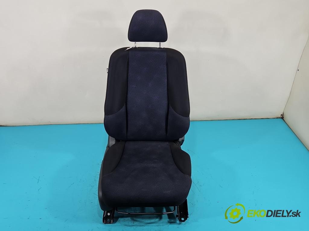 Honda Jazz III 2008-2014 1.2 16V 90 HP manual 66 kW 1198 cm3 5- Sedačka pravý  (Sedadlo)