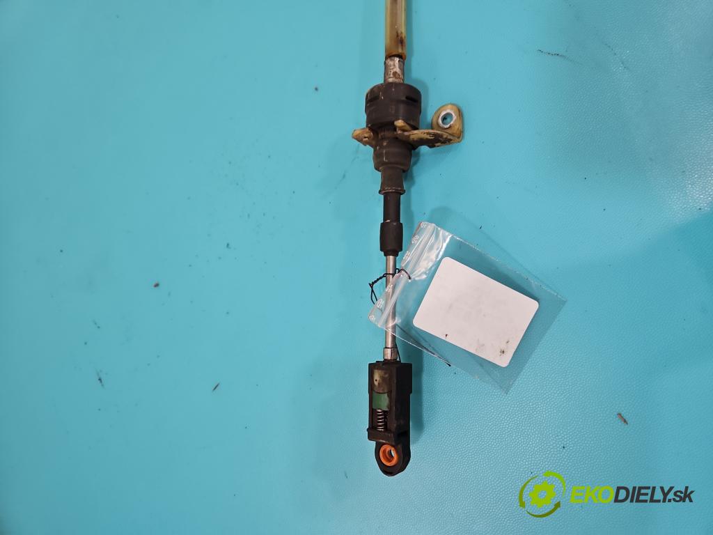 Ford Fusion USA 2012-2020 2.0 EcoBoost: 239KM automatic 176 kW 1999 cm3 4- Páka: Změny: stupeň,rýchlosť  (Rýchlostná páka (kulisa))