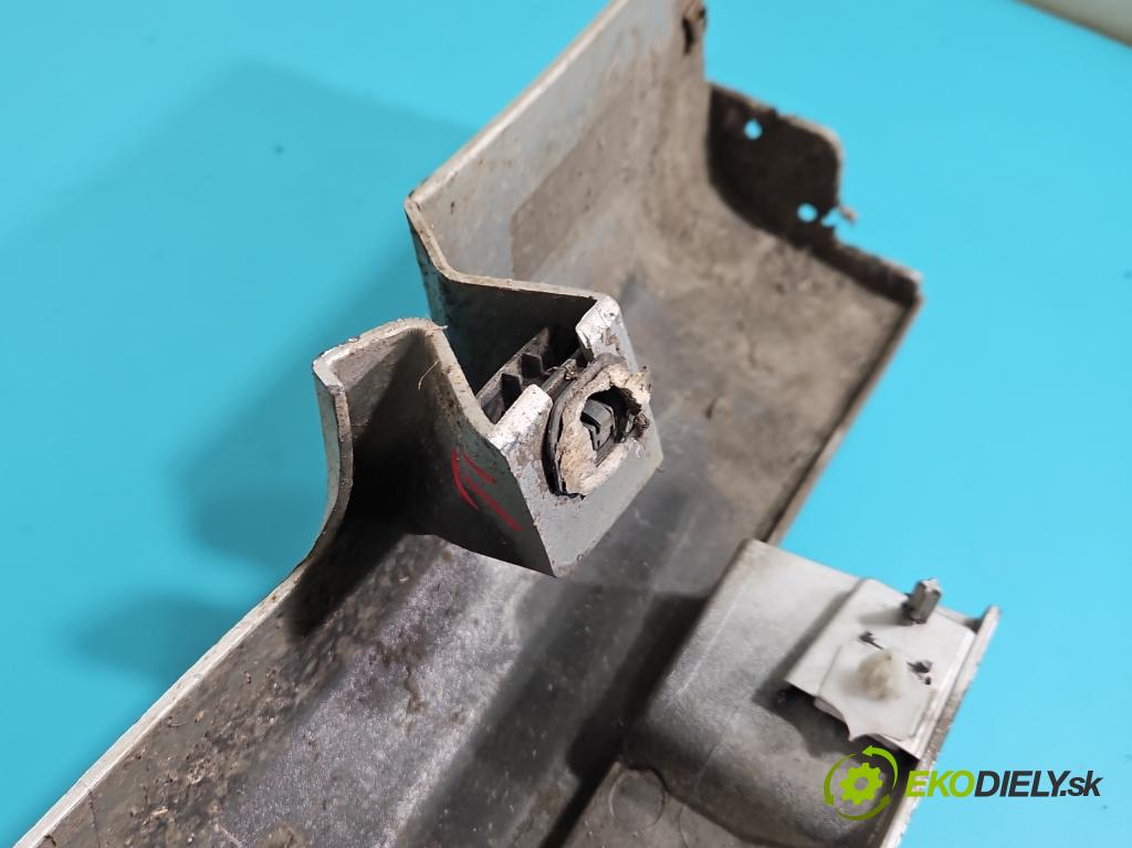 Ford Fusion USA 2012-2020 2.0 EcoBoost: 239KM automatic 176 kW 1999 cm3 4- lišta práh: pravé  (Prahová lišta)