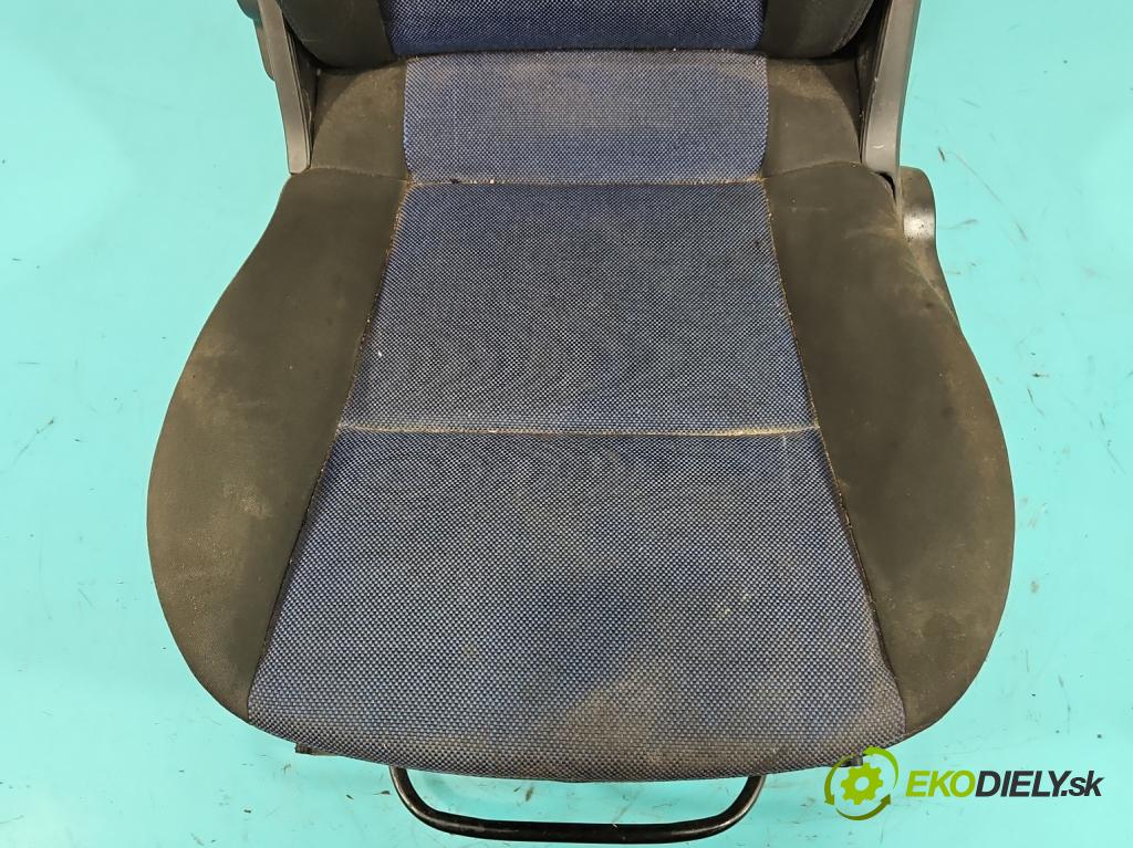 Mitsubishi Colt Z30 VI 2004-2012 1.3 16V 95 HP manual 70 kW 1332 cm3 5- Sedačka ľavý  (Sedadlo)
