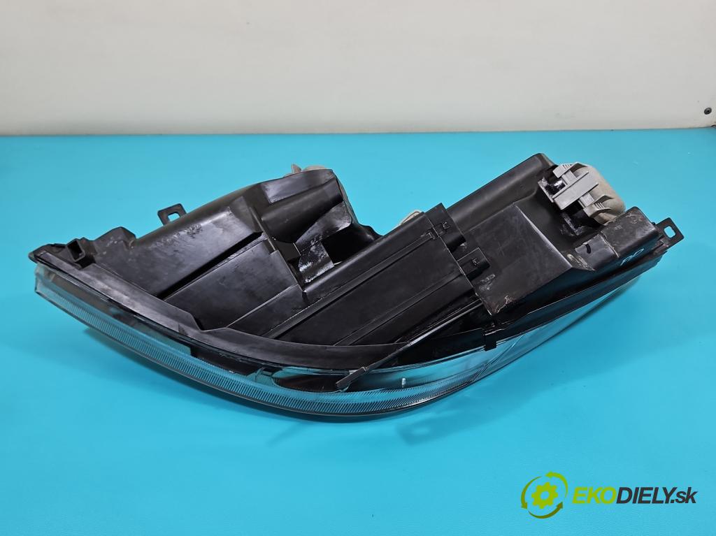 Mitsubishi Colt Z30 VI 2004-2012 1.3 16V 95 HP manual 70 kW 1332 cm3 5- Reflektor: pravý MR957354 (Svetlo predné pravé)