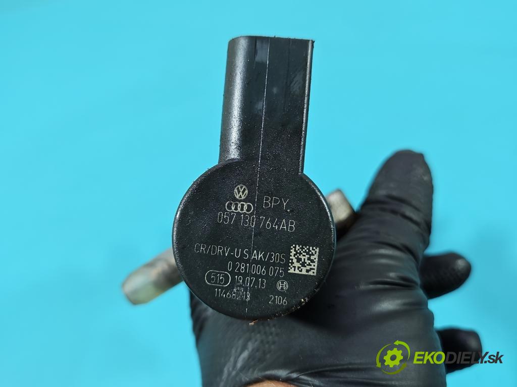 Skoda Octavia III 2013- 1.6 tdi 90 HP manual 66 kW 1598 cm3 5- lišta vstrekovacia 04L089B (Vstrekovacia lišta)