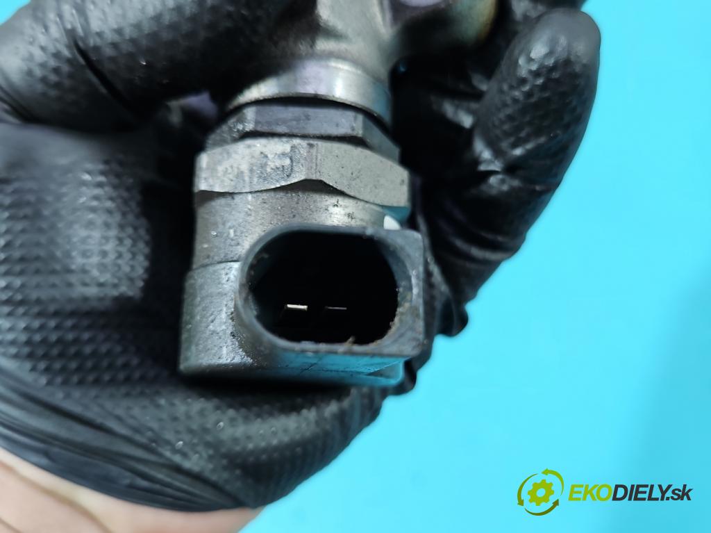 Skoda Octavia III 2013- 1.6 tdi 90 HP manual 66 kW 1598 cm3 5- lišta vstrekovacia 04L089B (Vstrekovacia lišta)