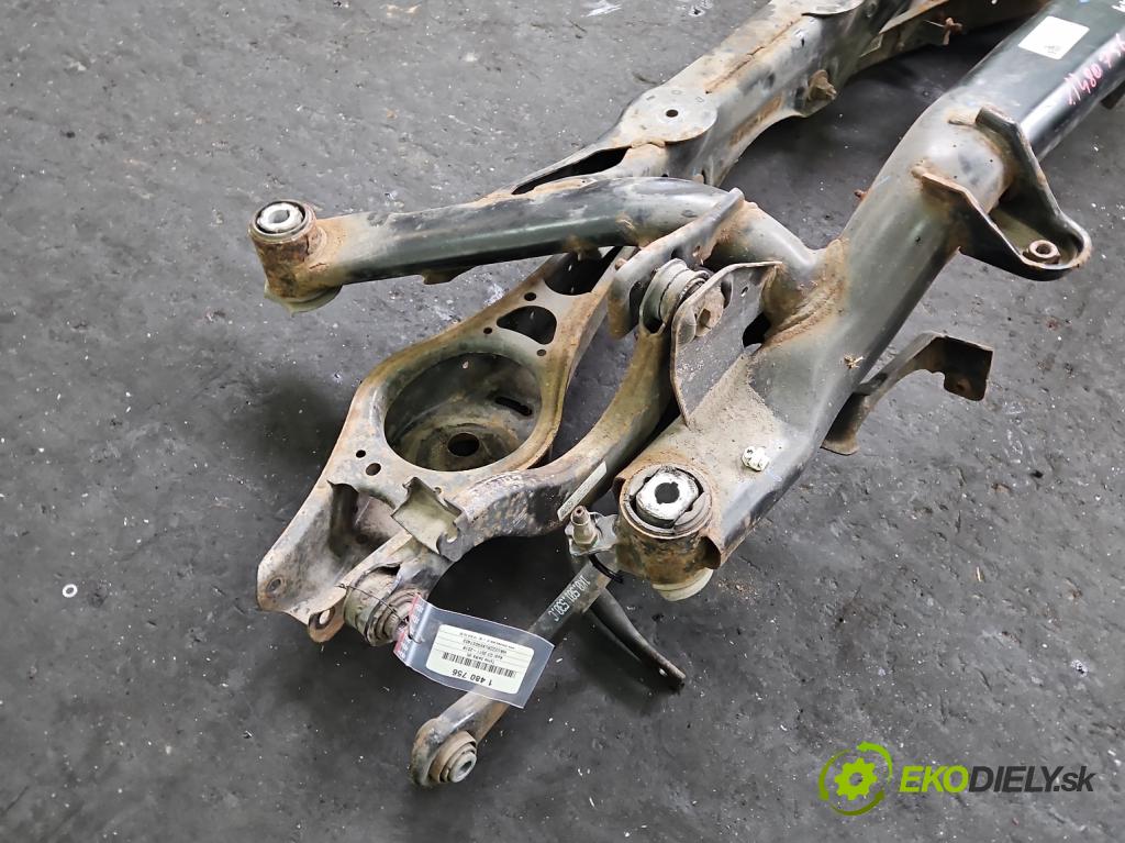 Audi Q3 2011-2018 2.0 tdi 177 hp automatic 130 kW 1968 cm3 5- zadní výztuha 5N0505235AD (Zadní výztuha)