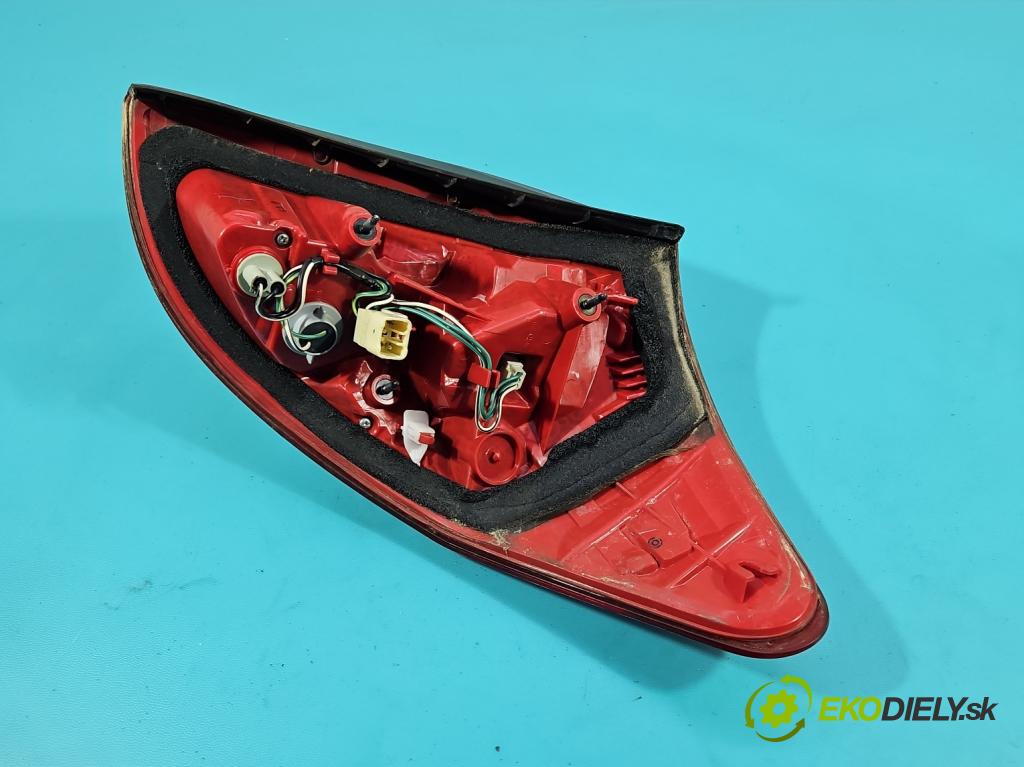 Toyota Rav4 III 2005-2012 2.2 D4D 136 HP manual 100 kW 2231 cm3 5- svetlo / reflektor zadné ľavé  (Kľučka dverí ostatné)