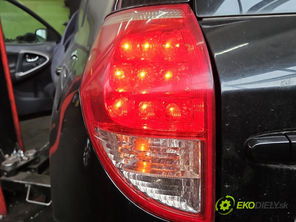 Toyota Rav4 III 2005-2012 2.2 D4D 136 HP manual 100 kW 2231 cm3 5- svetlo / reflektor zadné ľavé  (Kľučka dverí ostatné)