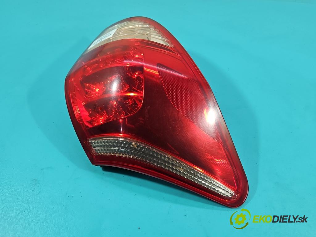 Toyota Rav4 III 2005-2012 2.2 D4D 136 HP manual 100 kW 2231 cm3 5- svetlo / reflektor zadné ľavé  (Kľučka dverí ostatné)