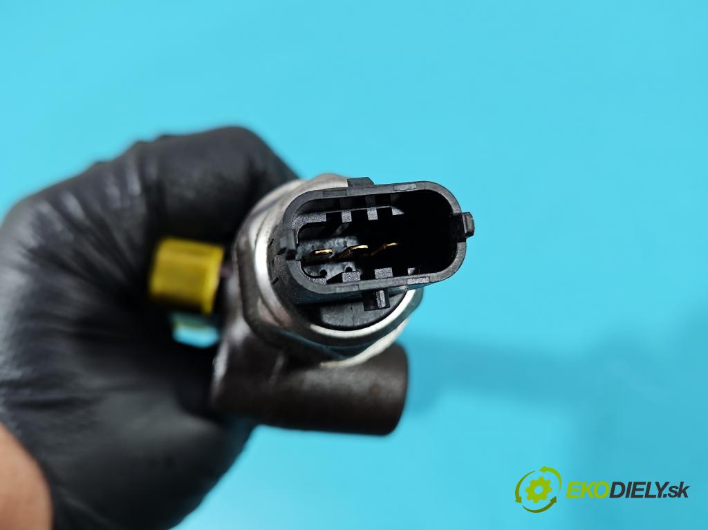 Opel Mokka A 2012-2019 1.6 cdti 136 HP automatic 100 kW 1598 cm3 5- lišta vstrekovacia 55490702 (Vstrekovacia lišta)