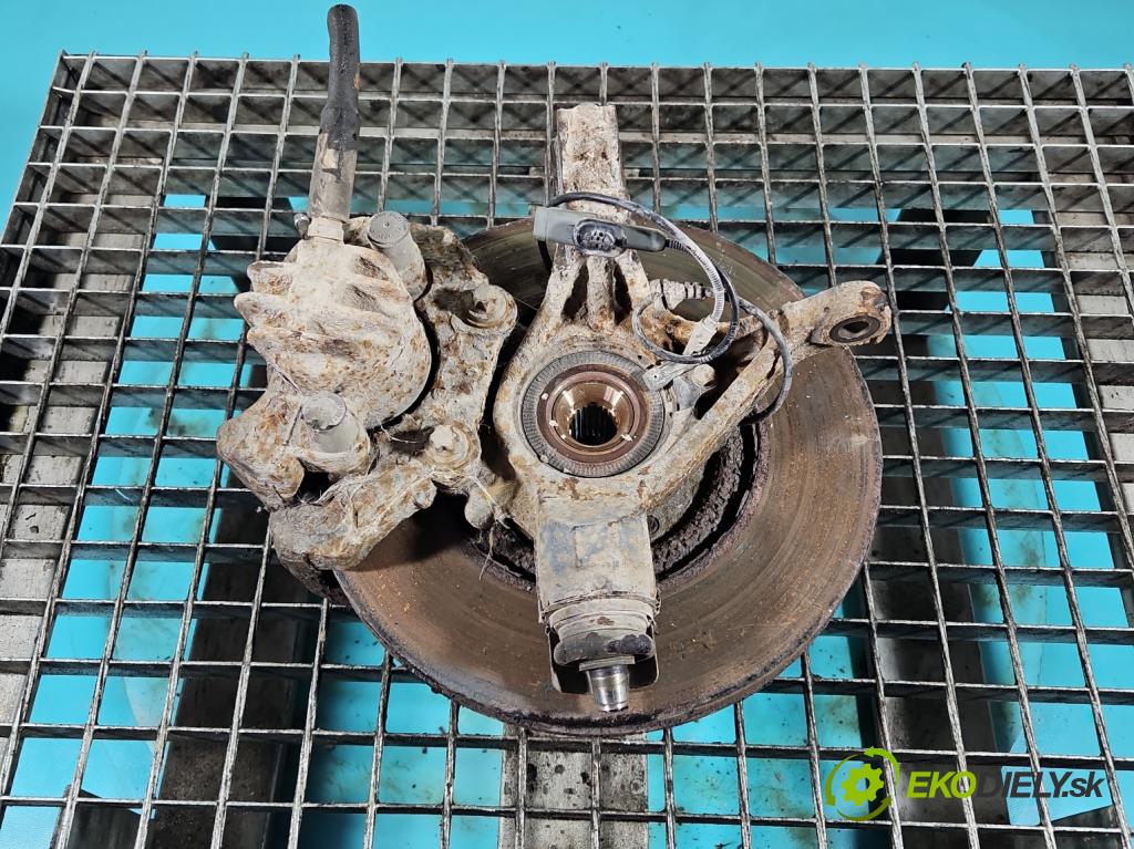 Peugeot 5008 I 2009-2017 1.6 THP 156 hp manual 115 kW 1598 cm3 5- náboj pravé  (Náboj kola)