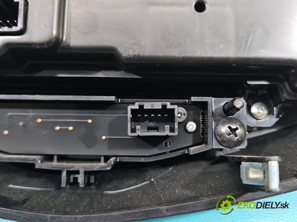 Nissan Qashqai II J11 2013-2021 1.2 T 116 HP manual 85 kW 1197 cm3 5- panel kúrenia 275004EA1A