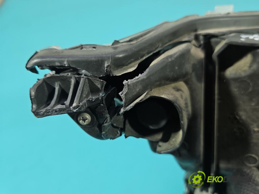 Nissan Qashqai II J11 2013-2021 1.2 T 116 HP manual 85 kW 1197 cm3 5- Reflektor: ľavý  (Kľučka dverí ostatné)