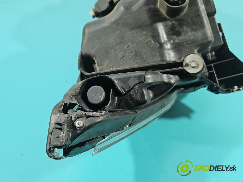 Nissan Qashqai II J11 2013-2021 1.2 T 116 HP manual 85 kW 1197 cm3 5- Reflektor: ľavý  (Kľučka dverí ostatné)