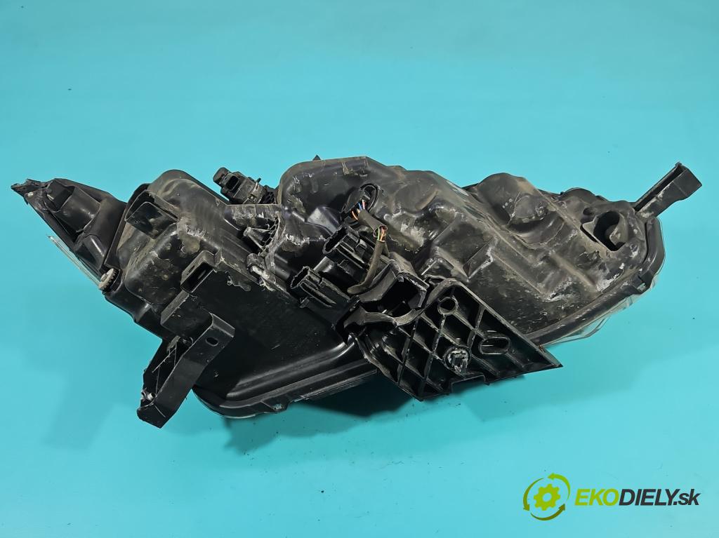 Nissan Qashqai II J11 2013-2021 1.2 T 116 HP manual 85 kW 1197 cm3 5- Reflektor: ľavý  (Kľučka dverí ostatné)