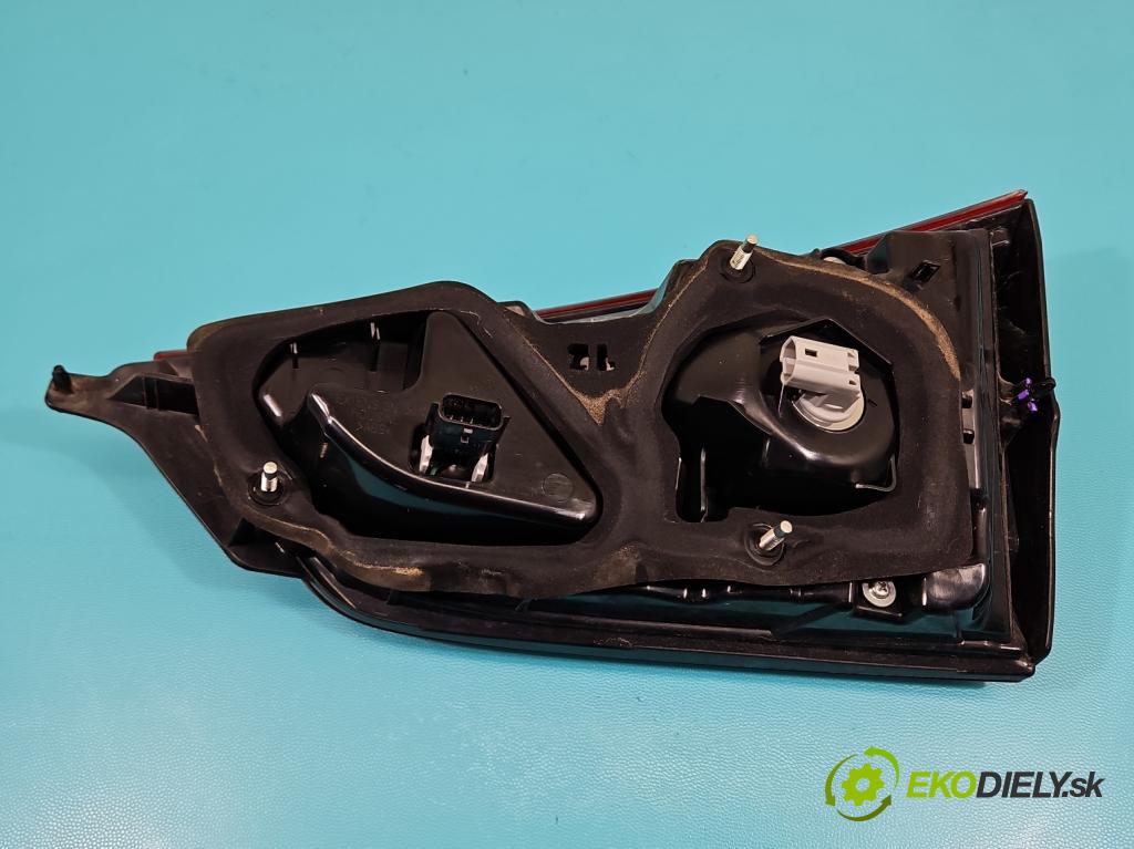 Nissan Qashqai II J11 2013-2021 1.2 T 116 HP manual 85 kW 1197 cm3 5- svetlo / reflektor zadné ľavé  (Kľučka dverí ostatné)