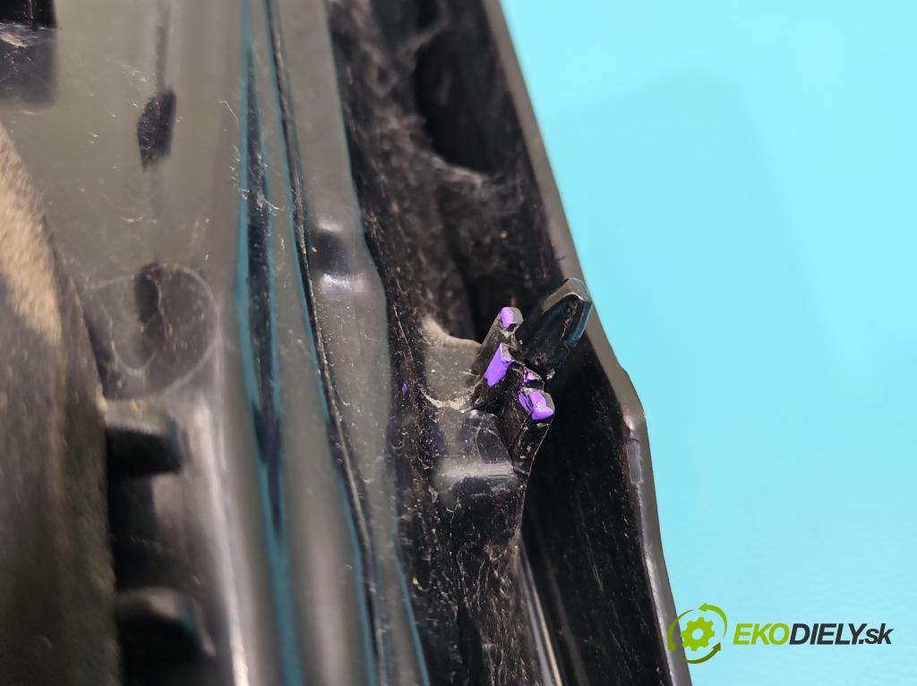 Nissan Qashqai II J11 2013-2021 1.2 T 116 HP manual 85 kW 1197 cm3 5- svetlo / reflektor zadné ľavé  (Kľučka dverí ostatné)