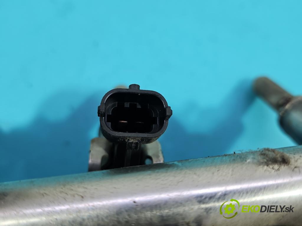 Peugeot 5008 I 2009-2017 1.6 THP 156 HP manual 115 kW 1598 cm3 5- vstrek  (Vstrekovač paliva)