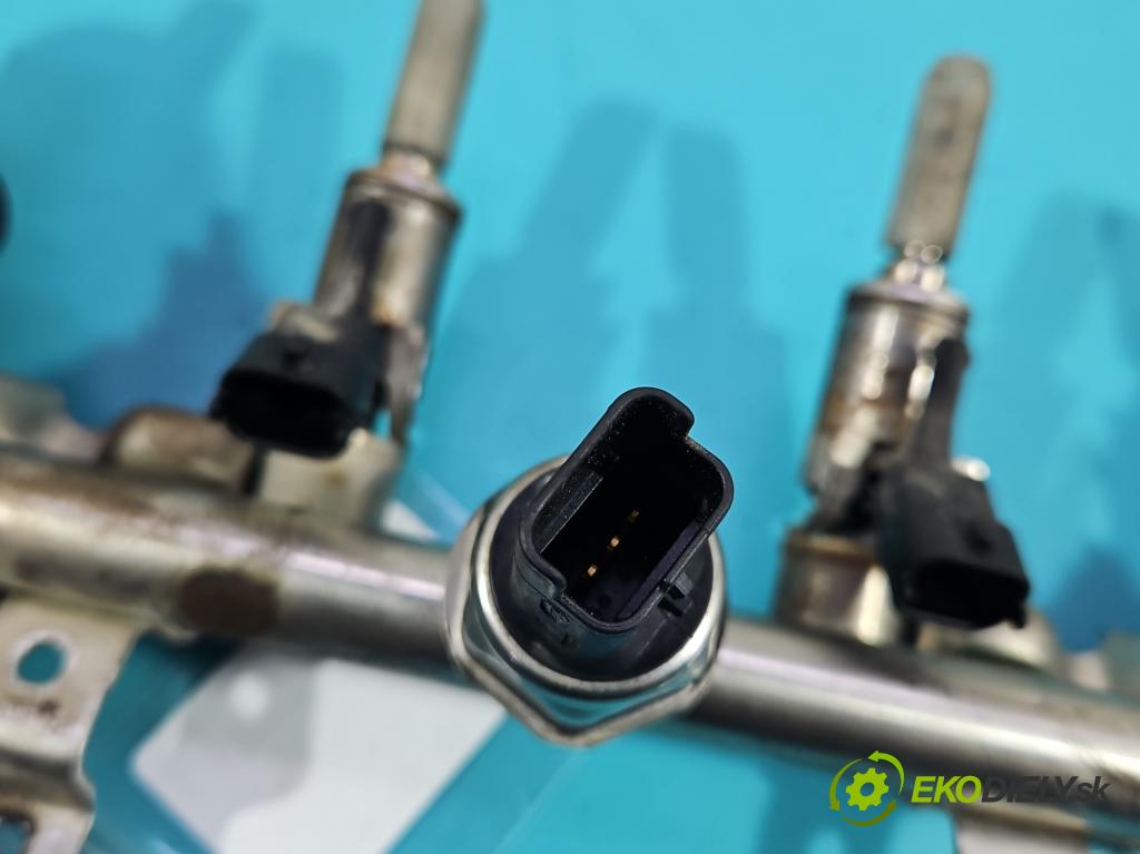 Peugeot 5008 I 2009-2017 1.6 THP 156 HP manual 115 kW 1598 cm3 5- vstrek  (Vstrekovač paliva)