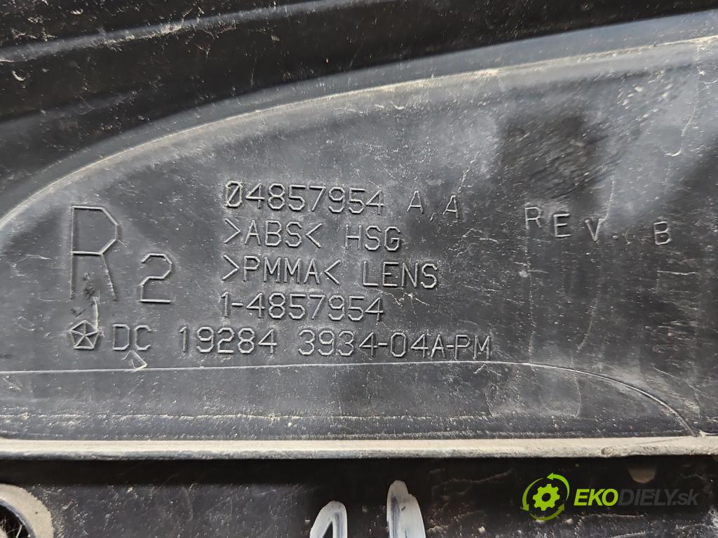 Dodge Caravan IV 2000-2007 3.3 V6 182KM automatic 134 kW 3301 cm3 5- svetlo / reflektor zadné pravé 04857954 (Kľučka dverí ostatné)