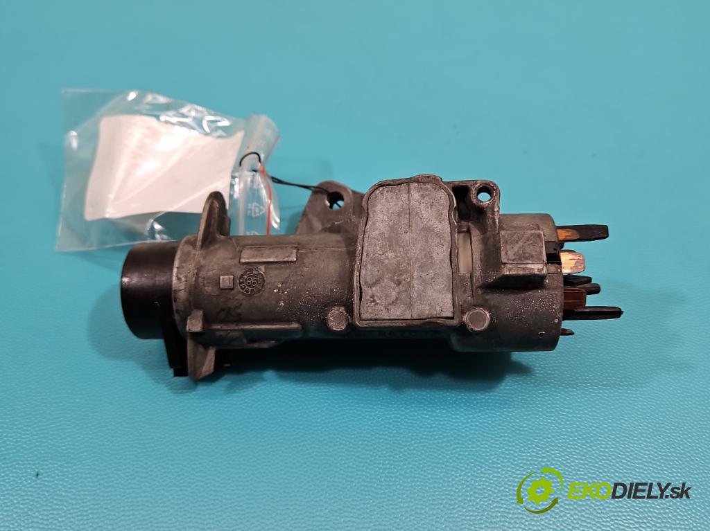 Audi A4 B5 1994-2001 1.9 tdi 116 HP manual 85 kW 1896 cm3 4- Spínačka  (Spínacia skrinka)