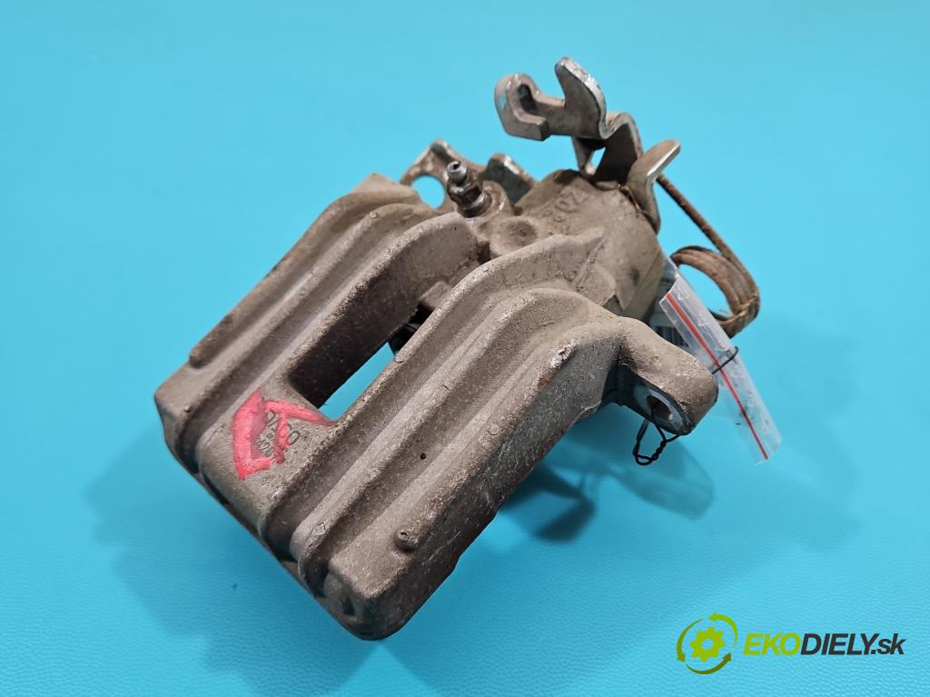 Audi A4 B5 1994-2001 1.9 tdi 116 HP manual 85 kW 1896 cm3 4- brzdič zadné ľavý  (Kľučka dverí ostatné)