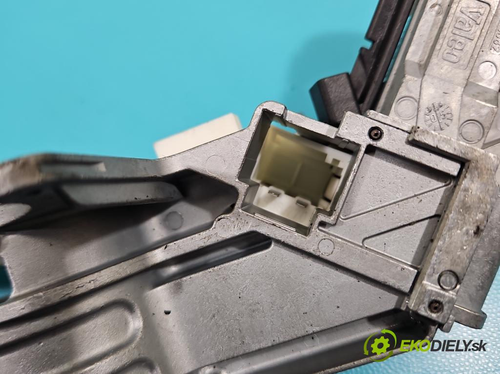 Opel Astra III 2004-2014 1.7 cdti 101 HP manual 74 kW 1686 cm3 5- Spínačka  (Spínacia skrinka)