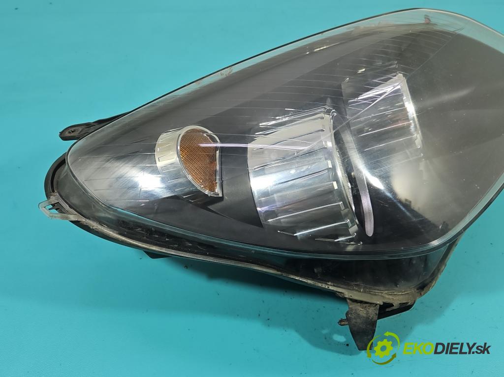 Opel Astra III 2004-2014 1.7 cdti 101 HP manual 74 kW 1686 cm3 5- Reflektor: pravý  (Svetlo predné pravé)