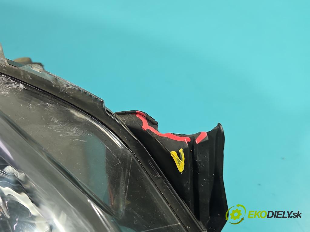Opel Astra III 2004-2014 1.7 cdti 101 HP manual 74 kW 1686 cm3 5- Reflektor: pravý  (Svetlo predné pravé)