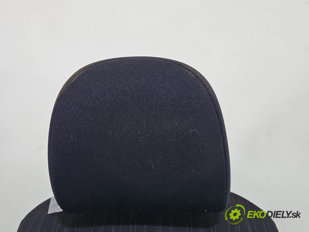 Toyota Auris I 2006-2013 2.0 D4D 126 HP manual 93 kW 1998 cm3 5- Sedačka pravý  (Sedadlo)