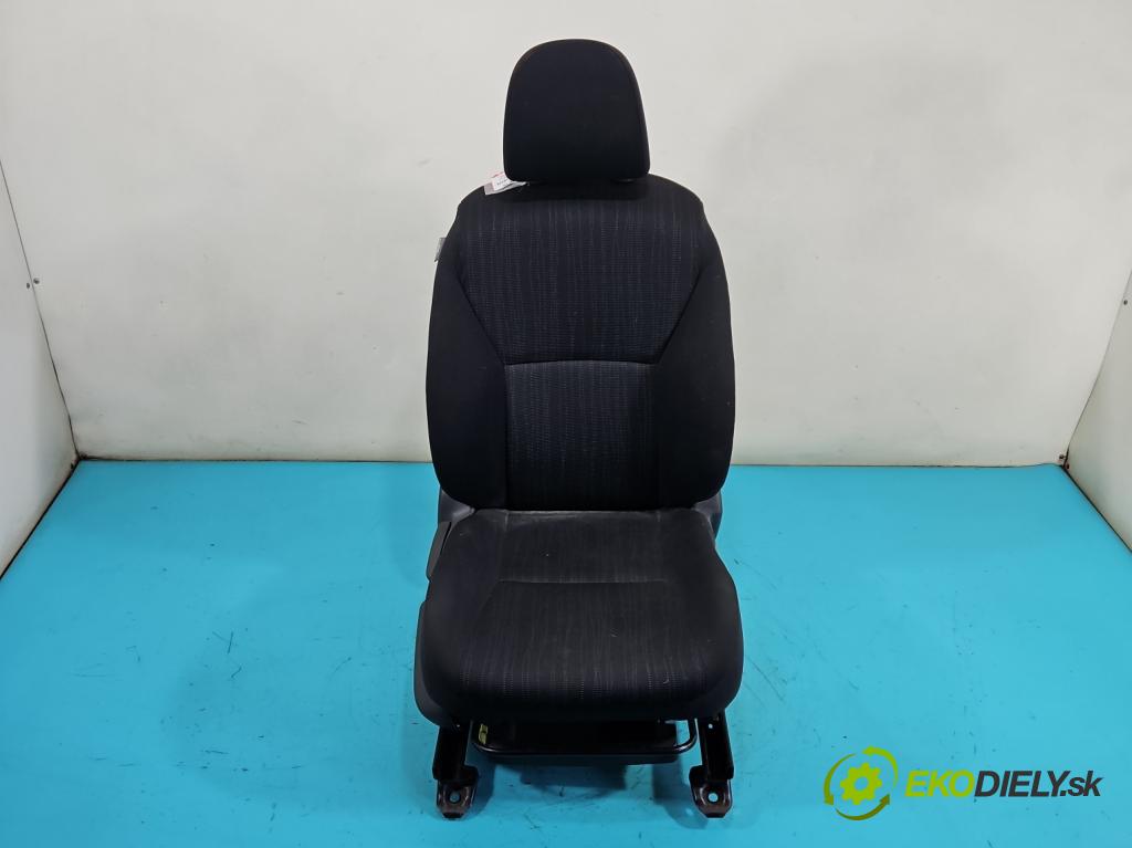 Toyota Auris I 2006-2013 2.0 D4D 126 HP manual 93 kW 1998 cm3 5- Sedačka pravý  (Sedadlo)
