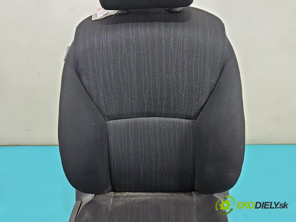 Toyota Auris I 2006-2013 2.0 D4D 126 HP manual 93 kW 1998 cm3 5- Sedačka pravý  (Sedadlo)