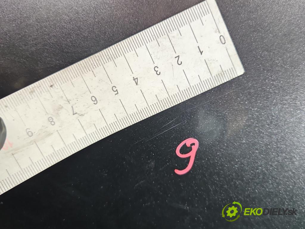 Toyota Auris I 2006-2013 2.0 D4D 126 hp manual 93 kW 1998 cm3 5- zadní kufrové dveře  (Zadní kapota (kufr))