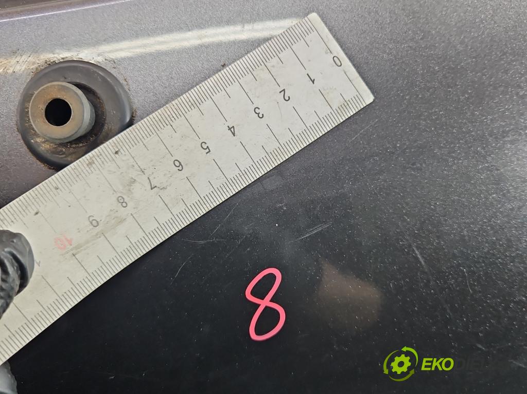 Toyota Auris I 2006-2013 2.0 D4D 126 hp manual 93 kW 1998 cm3 5- zadní kufrové dveře  (Zadní kapota (kufr))