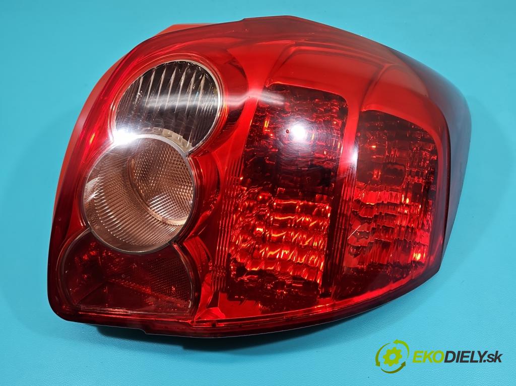 Toyota Auris I 2006-2013 2.0 D4D 126 HP manual 93 kW 1998 cm3 5- svetlo / reflektor zadné pravé  (Kľučka dverí ostatné)