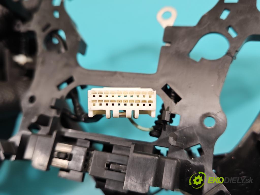 Honda Jazz III 2008-2014 1.2 16V 90 HP manual 66 kW 1198 cm3 5- prepínač multifunkční: řízení:  (Prepínacie páčky pod volantom)