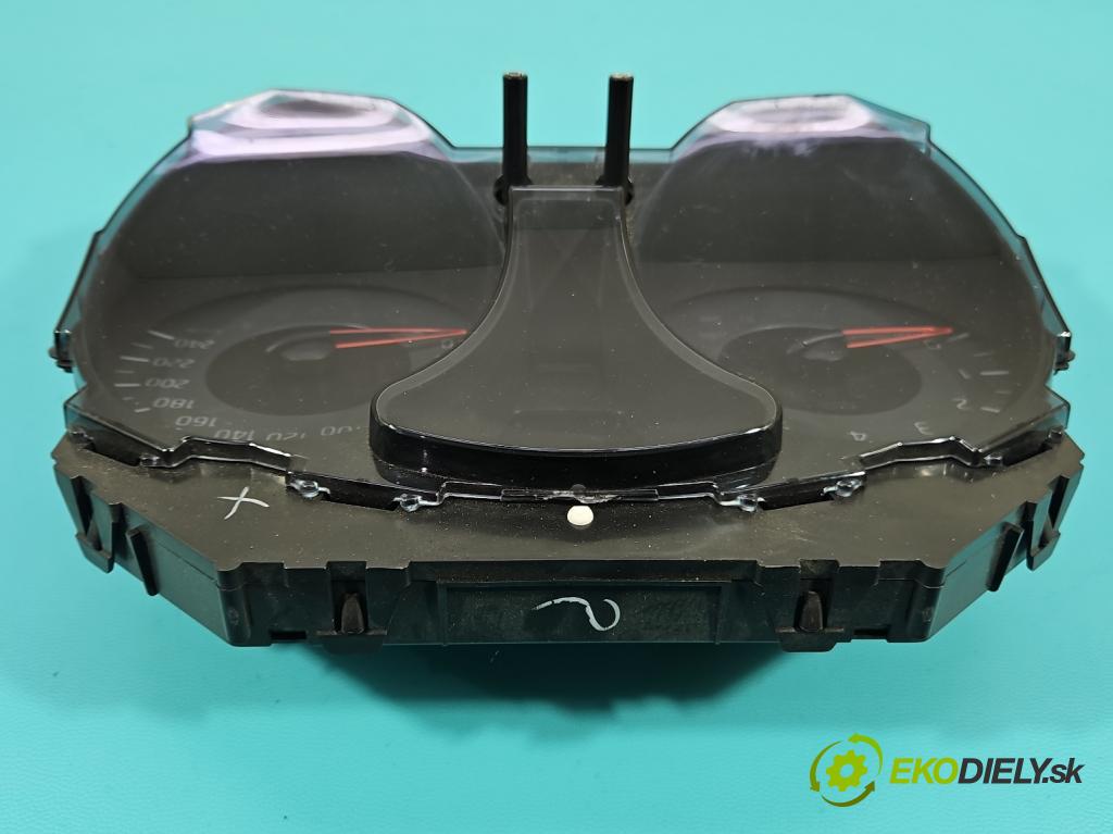 Nissan Juke I 2010-2019 1.6 16V 117 HP manual 86 kW 1598 cm3 5- prístrojovka/ budíky  (Prístrojová doska)