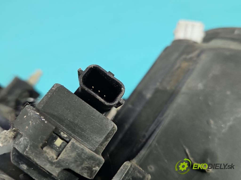 Toyota Auris I 2006-2013 2.0 D4D 126 HP manual 93 kW 1998 cm3 5- Reflektor: pravý 81110-02470 (Svetlo predné pravé)