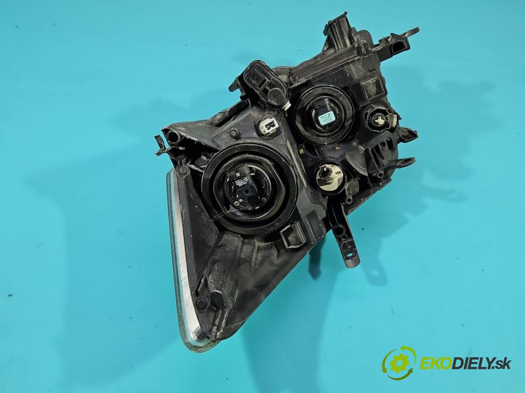 Toyota Auris I 2006-2013 2.0 D4D 126 HP manual 93 kW 1998 cm3 5- Reflektor: pravý 81110-02470 (Svetlo predné pravé)