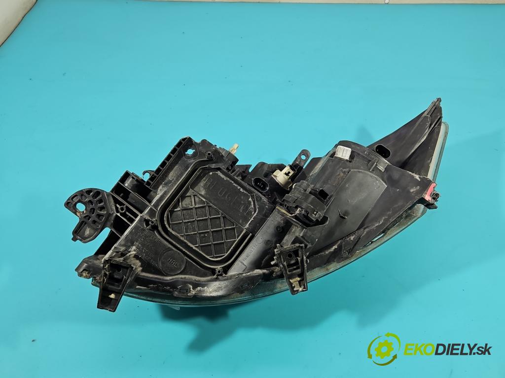 Toyota Auris I 2006-2013 2.0 D4D 126 HP manual 93 kW 1998 cm3 5- Reflektor: pravý 81110-02470 (Svetlo predné pravé)