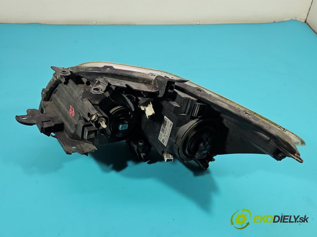 Toyota Auris I 2006-2013 2.0 D4D 126 HP manual 93 kW 1998 cm3 5- Reflektor: pravý 81110-02470 (Svetlo predné pravé)