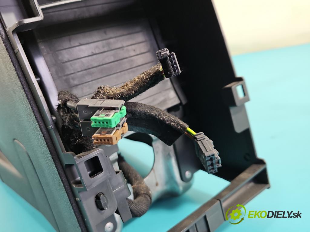 Peugeot 5008 I 2009-2017 1.6 THP 156 HP manual 115 kW 1598 cm3 5- operadlo 9686267677 (Lakťová opierka)