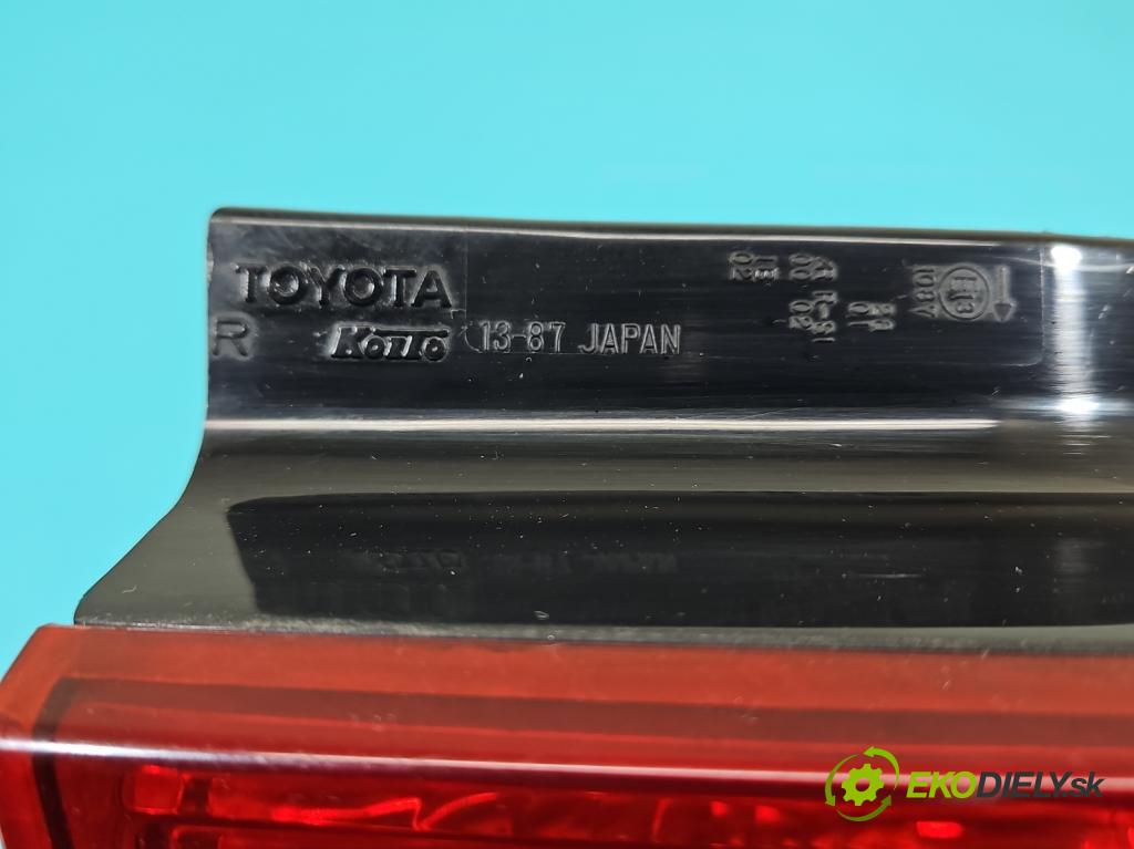 Toyota Corolla E12 2001-2009 1.4 D4D 90 hp manual 66 kW 1364 cm3 5- světlo zadní pravé  (Klika dveří ostatní)