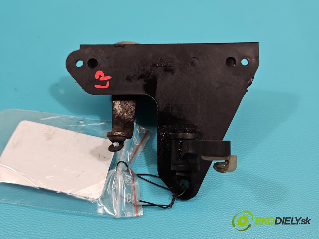 Aixam A741 2005-2010 0.4 5KM automatic 4 kW 400 cm3 3- rukoväť predné ľavé mimo:  (Kľučka dverí vonkajšia predná ľavá)