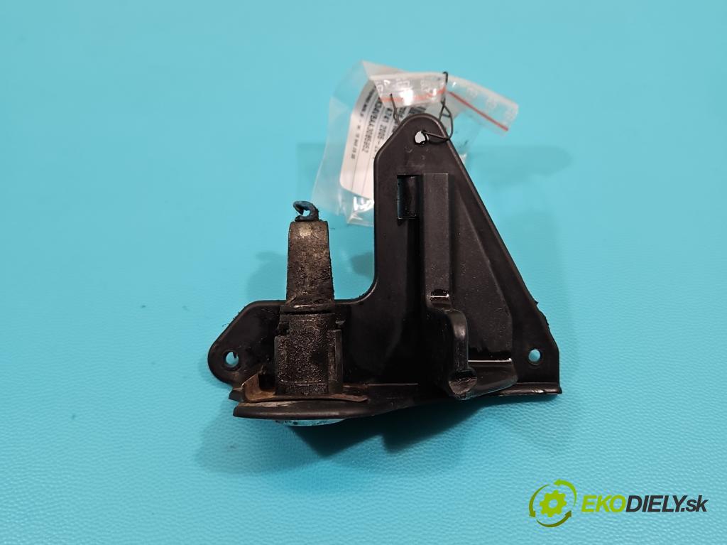 Aixam A741 2005-2010 0.4 5KM automatic 4 kW 400 cm3 3- rukoväť predné ľavé mimo:  (Kľučka dverí vonkajšia predná ľavá)